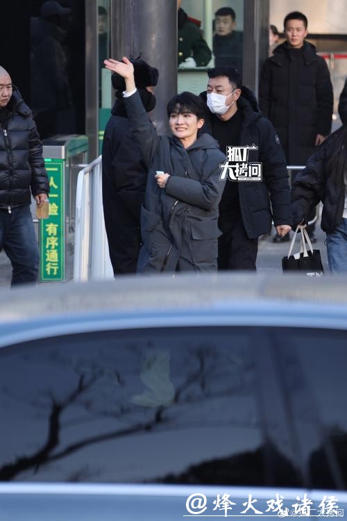 央视马年春晚首次联排:周深、沙溢、秦海璐、李昀锐等现身 央视马年春晚首次联排:周深、沙溢、秦海璐、李昀锐等现身