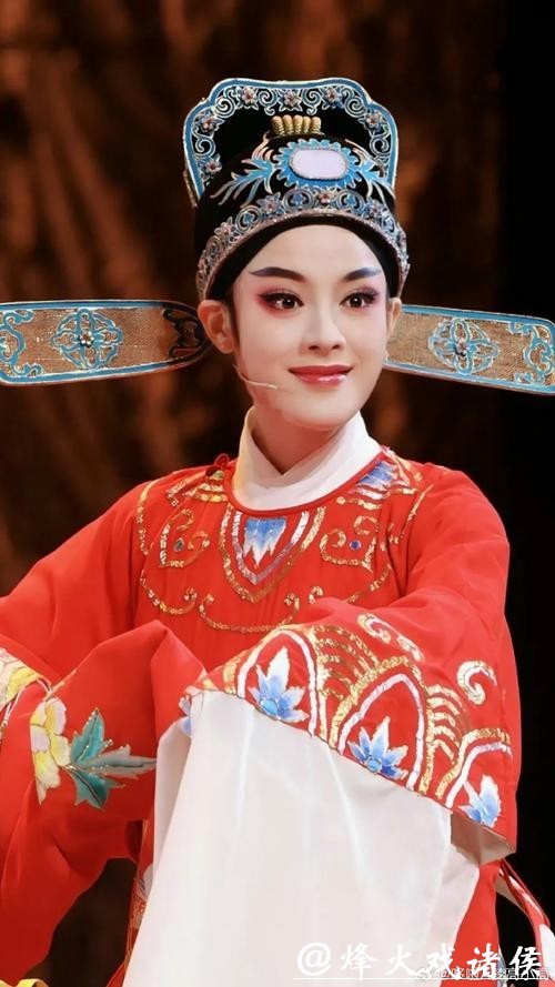 90后越剧演员陈丽君、李云霄晋升一级演员 90后越剧演员陈丽君、李云霄晋升一级演员